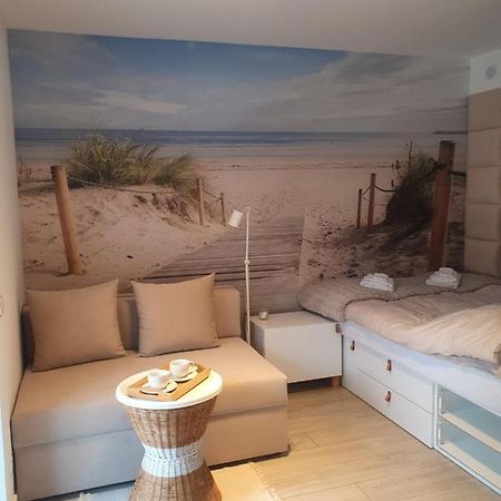 Apartament Beige Z Ogrodkiem Dziwnowek Exterior photo
